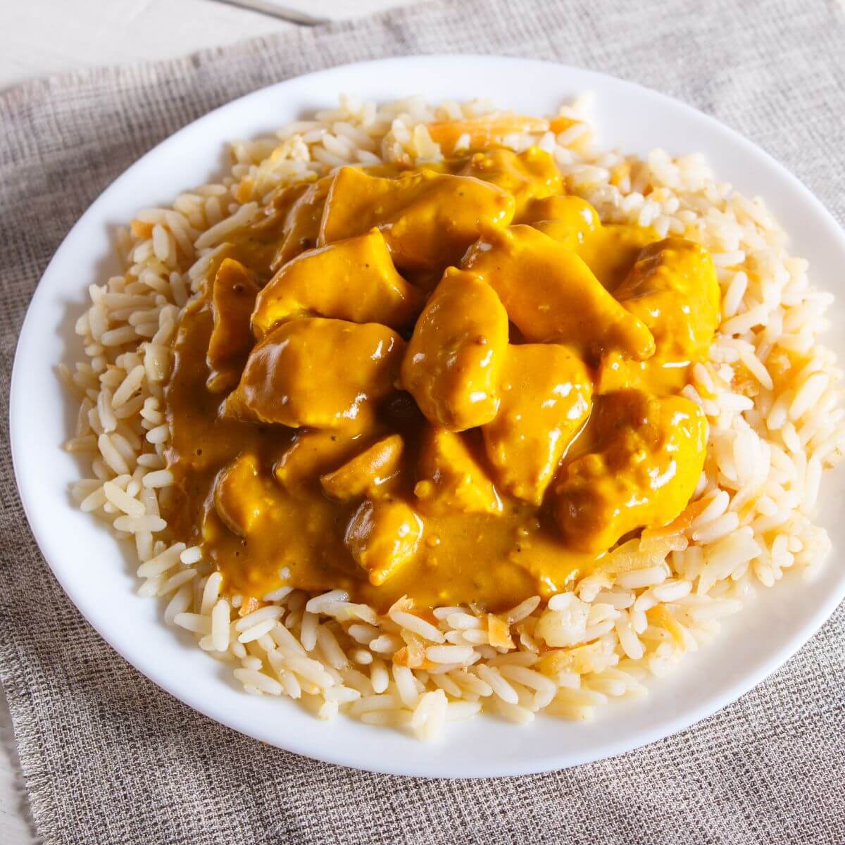 Les Maîtres Sauciers Sauce Oignon Curry - Bouteille 950mL