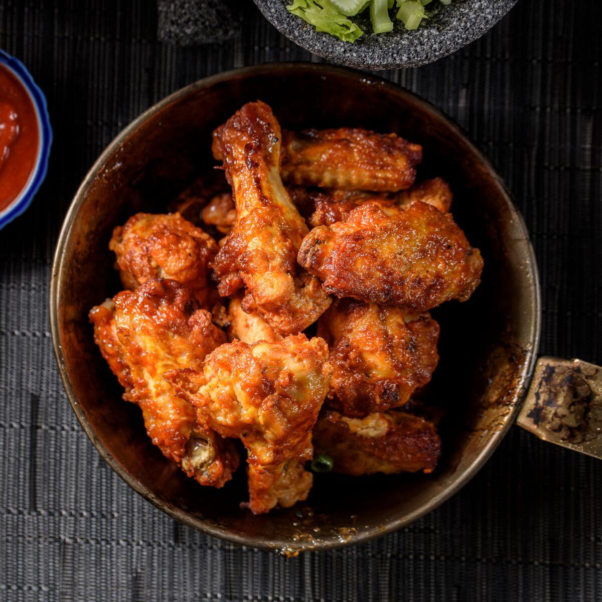 Ailes, ailerons & manchons de poulet Ailes, ailerons & manchons de poulet